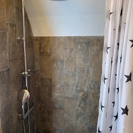 Piccadilly 2* 포르데노네